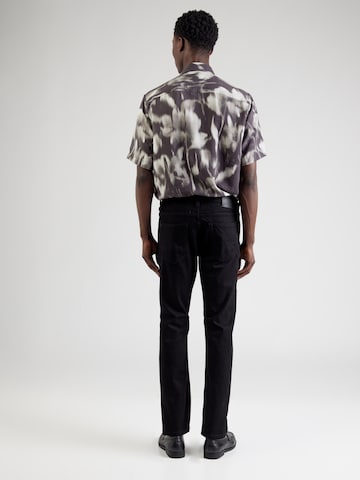 Coupe slim Jean 'Pittsburgh' INDICODE en noir : derrière