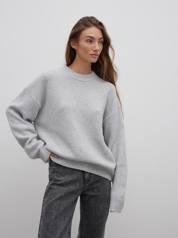 Pull-over 'Sari' RÆRE by Lorena Rae en gris : devant