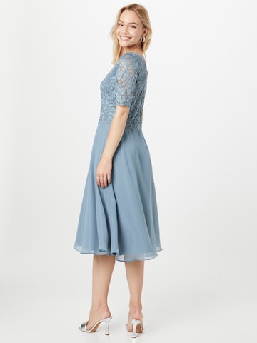 Robe de cocktail Vera Mont en bleu