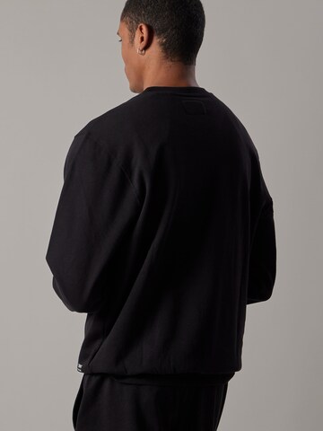 OWN Off With Nature Sweatshirt 'Felpa Felpata Girocollo' in Zwart