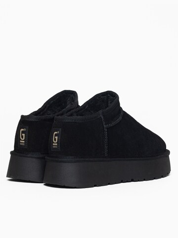 Slipper 'JACKIE' di Gooce in nero