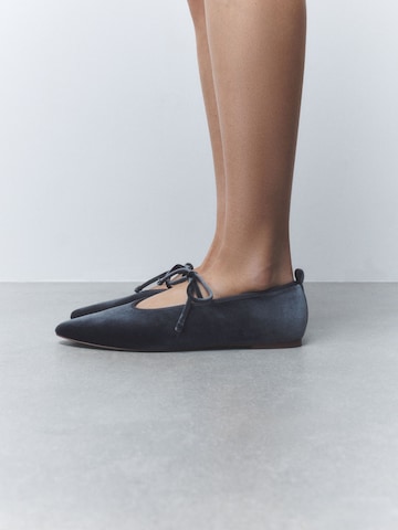 Next - Bailarinas con hebilla 'Forever Comfort' en gris