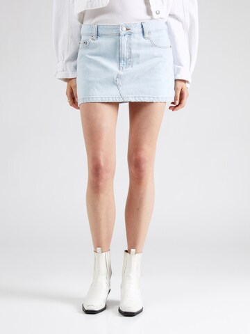 Dr. Denim Skirt 'Tiggy' in Blue: front