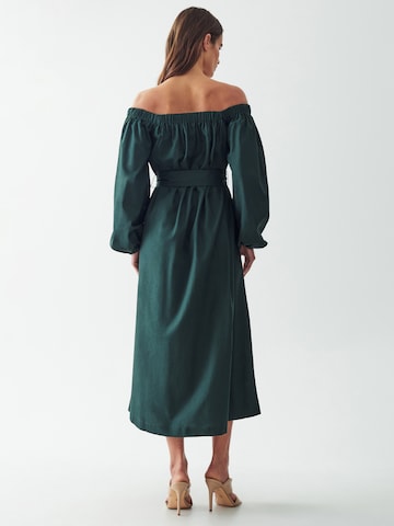 Willa Φόρεμα σε πράσινο: πίσω