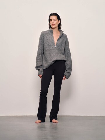 RÆRE by Lorena Rae Bootcut Broek in Zwart