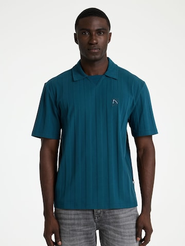 CHASIN' Shirt 'Valor' in Blue: front