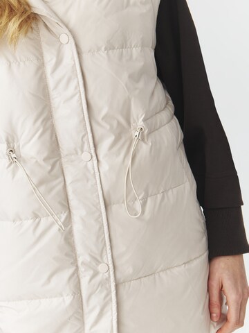 Gilet di TATUUM in beige