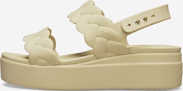 Crocs Sandaalit 'Brooklyn' värissä ruskea: etupuoli