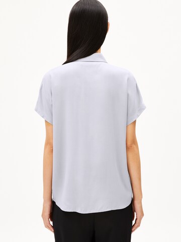 Camicia da donna di ARMEDANGELS in grigio