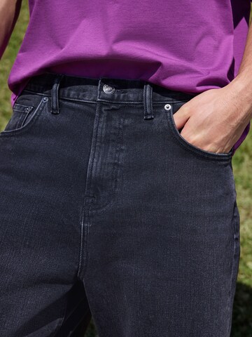 Next Loosefit Shorts in Schwarz