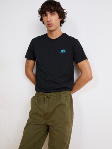 ALPHA INDUSTRIES regular Παντελόνι σε πράσινο: μπροστά