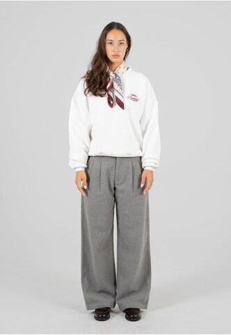 Sweat-shirt 'PB Leaf' Prohibited en blanc