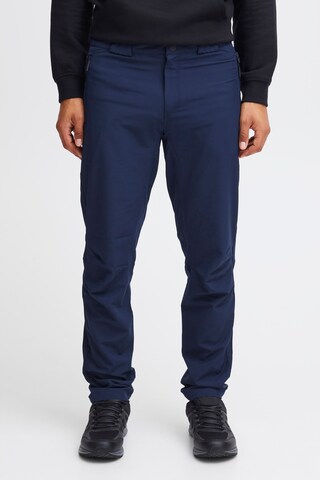 North Bend Regular Cargo Pants in Blue: front