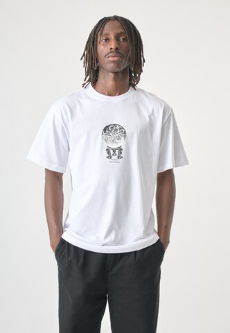 Cleptomanicx Shirt 'Fortune Telling' in White: front