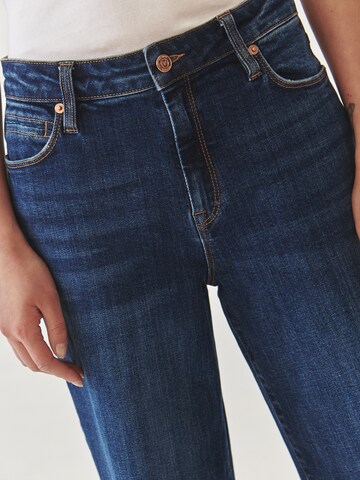 zils TATUUM Standarta Džinsi 'LANKAMIA'