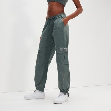 ELLESSE Tapered Cargo Pants in Green: front