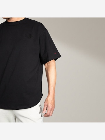 Maglia funzionale 'Form Tee' di Muscle Up in nero