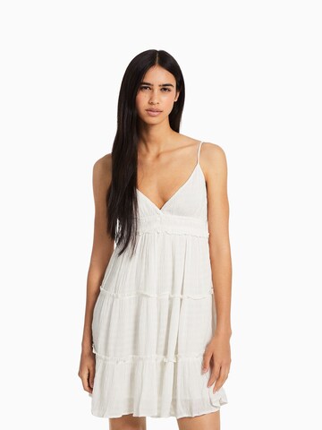 Bershka Kleid in Weiß: Vorderseite
