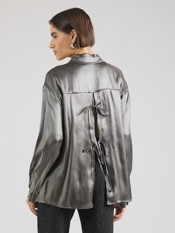 PIECES - Blusa 'PCROLA' em cinzento