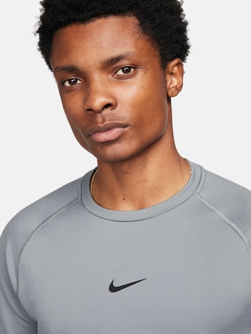 NIKETehnička sportska majica 'Pro' - siva boja