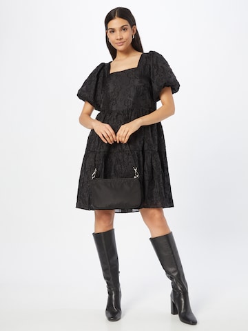 Robe b.young en noir