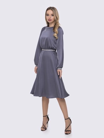 Abito da sera di Anushka in argento