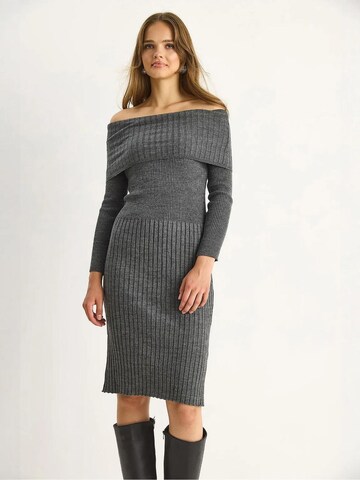 Bianco Lucci Gebreide jurk in Grijs: voorkant