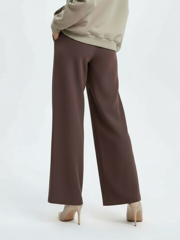 Loosefit Pantalon à pince 'Elsa' studioselect en marron