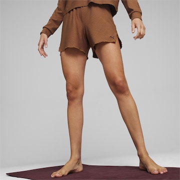 Regular Pantalon de sport 'Premium Studio' PUMA en marron : devant