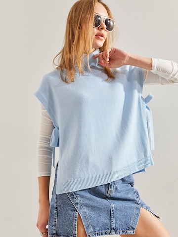 Bianco Lucci Sweater in Blue