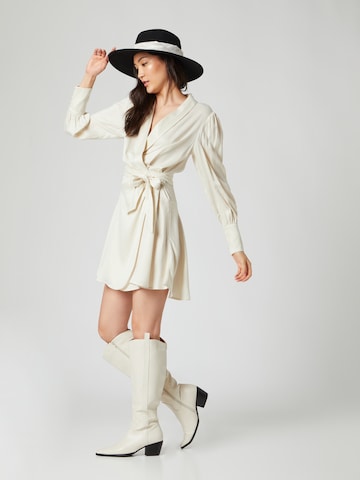 Robe 'Ela' Daahls by Emma Roberts exclusively for ABOUT YOU en beige