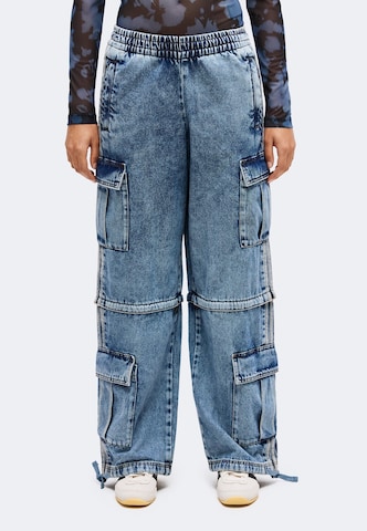 ADIDAS ORIGINALS - Loosefit Calças de ganga cargo em azul