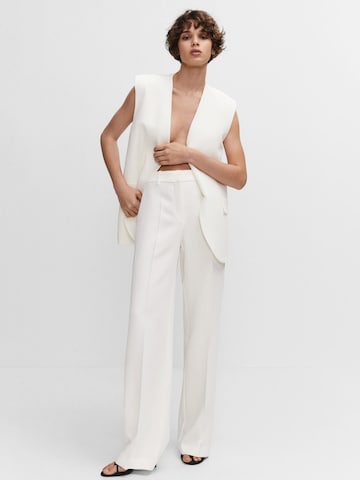 Wide Leg Pantalon à pince 'Boxy' MANGO en blanc