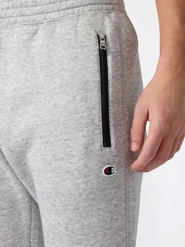 Champion Authentic Athletic Apparel Дънки Tapered Leg Панталон в сиво