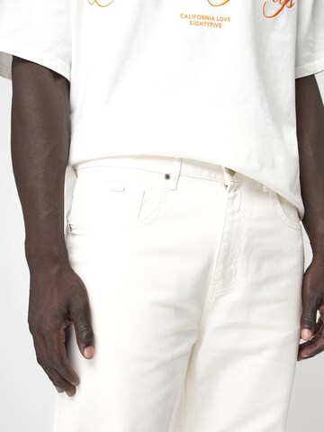 EIGHTYFIVE regular Jeans 'Garbadin' i hvid