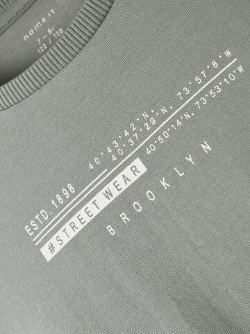 NAME IT - Camiseta en gris