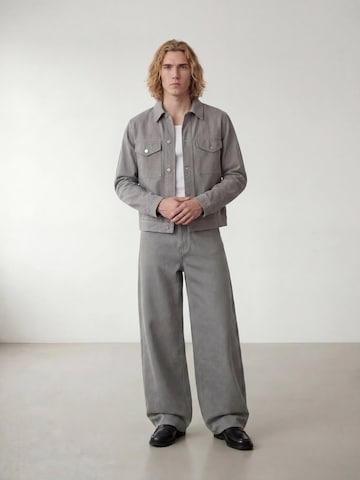 ARMIEPrijelazna jakna 'The Victor Tall Denim Jacket' - siva boja: prednji dio