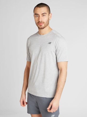 T-Shirt fonctionnel new balance en gris : devant