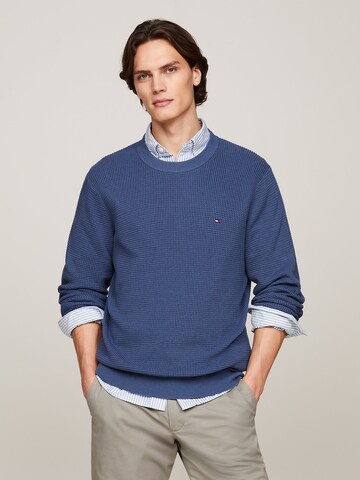 TOMMY HILFIGER Svetr – modrá: přední strana