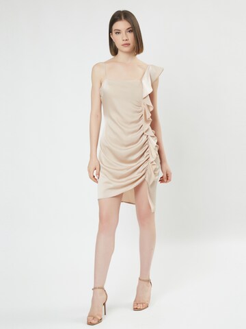 Influencer Cocktail dress in Beige