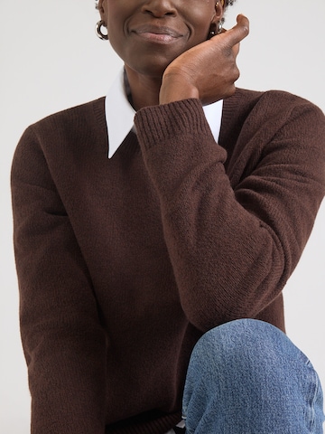 GAP Πουλόβερ σε καφέ