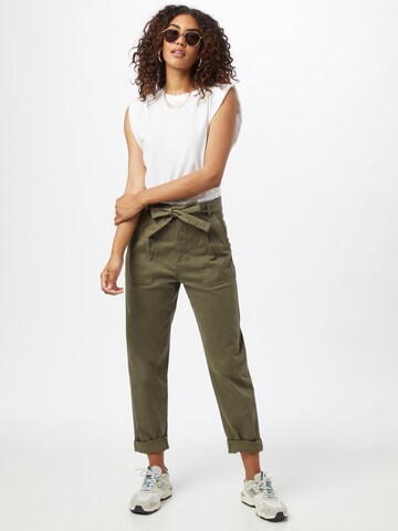 ESPRIT Regular Pleat-Front Pants in Green