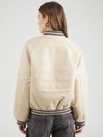 iets frans Tussenjas in Beige