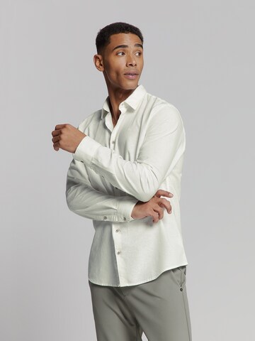 Coupe regular Chemise No Excess en blanc : devant