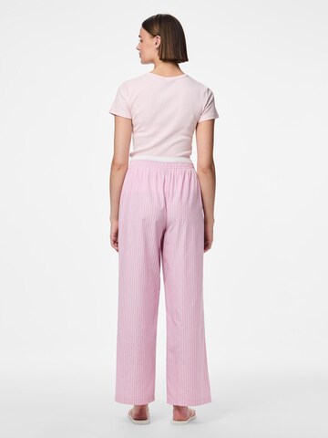 Regular Pantalon 'PCFAMMA' PIECES en rose