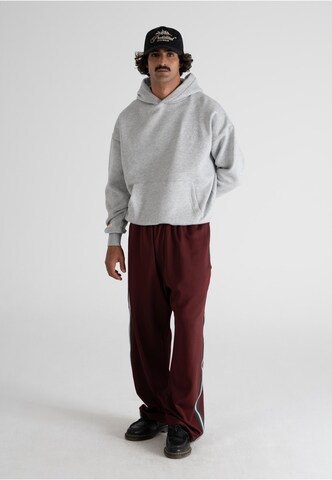 Sweat-shirt 'Legacy' Prohibited en gris