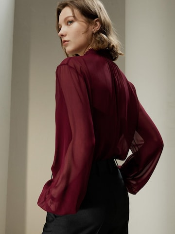 Lilysilk - Blusa 'Georgette' en rojo