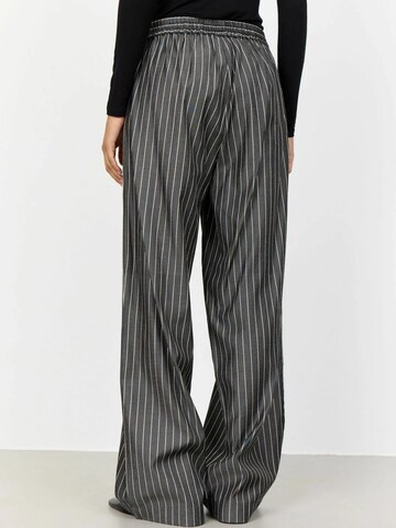 Levete Room Wide leg Broek 'Kaya 2' in Zwart