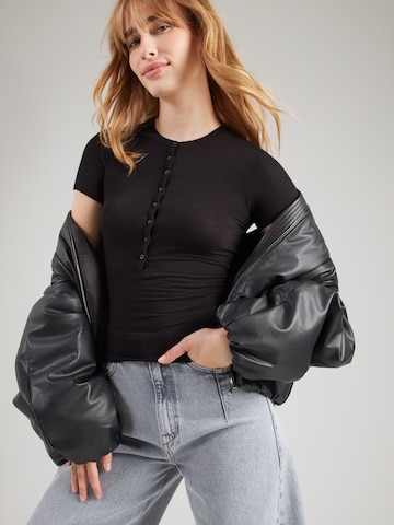 T-shirt 'Henny' WEEKDAY en noir : devant