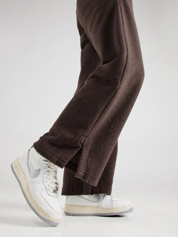 Nike Sportswear Wide leg Trousers 'PHNX' in Brown